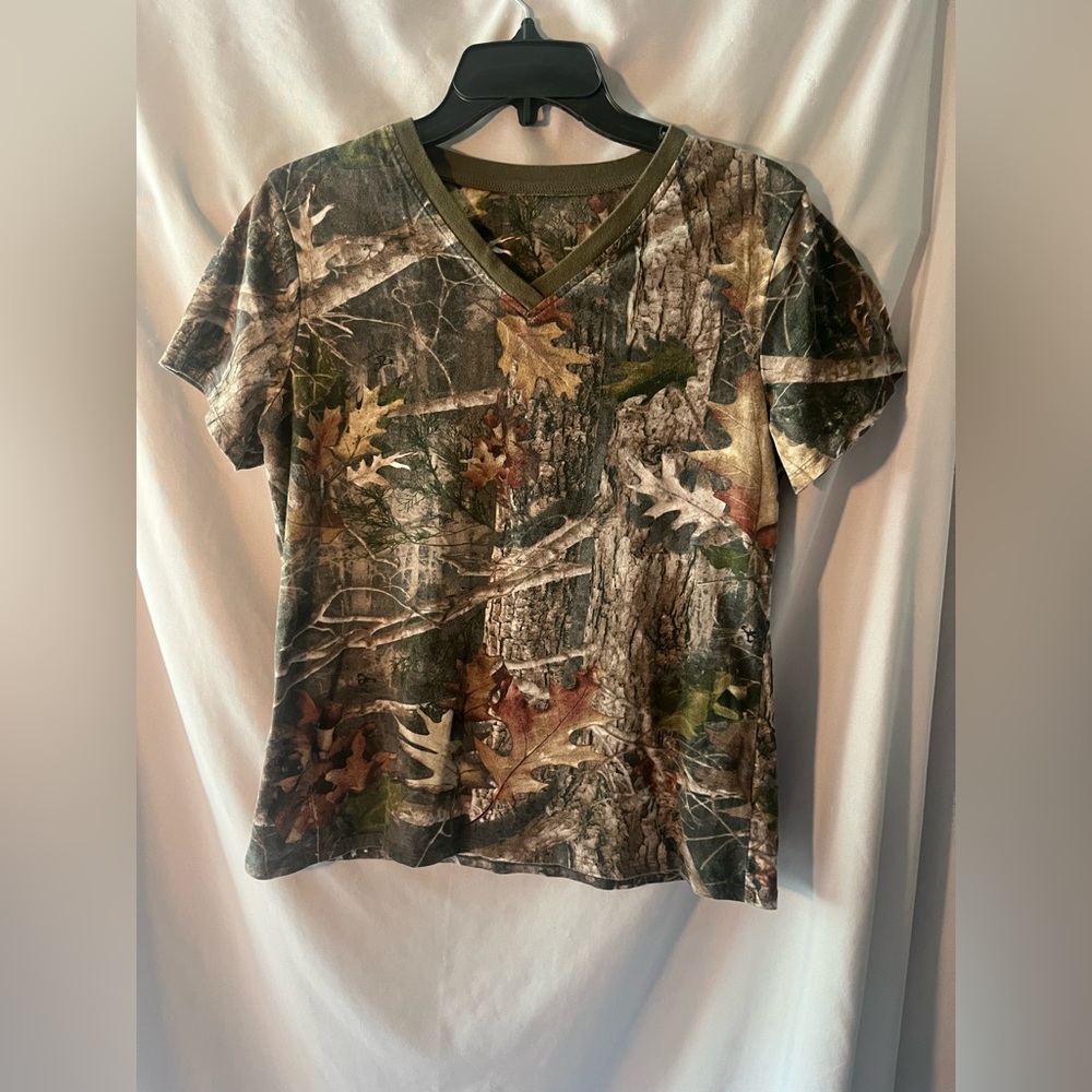 Bass Pro Shops Gray and Olive Camo V-Neck Tee